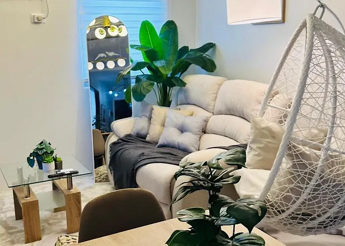 Apartment 3br Stylish Serenity Awaits